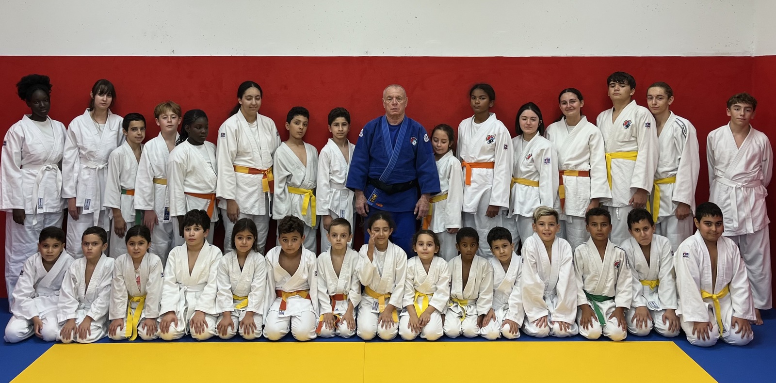 DOJO SOCIAL DE LUPINO :