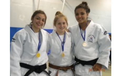 Nos cadettes &quot;ajacciennes&quot; championnes UNSS 2010.