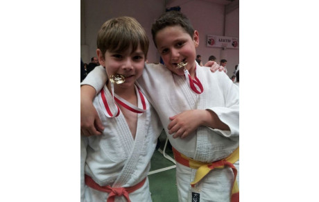 Nos 5 poussins sur le podium au Tournoi d'Ajaccio Judo