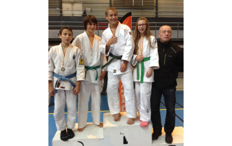 Nos 4 minimes sur le podium à Marseille.