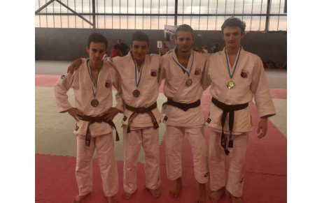 Alain BARRALIS champion de CORSE par equipe cadets avec AJACCIO JUDO