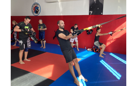 COURS DE PPG À DOMINANTE PIEDS-POINGS :