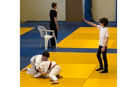 PREMIER ARBITRAGE OFFICIEL POUR NOTRE MINIME ANGE OLMETA :