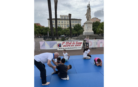 Quel beau cadre pour une initiation au Judo 👍🥋